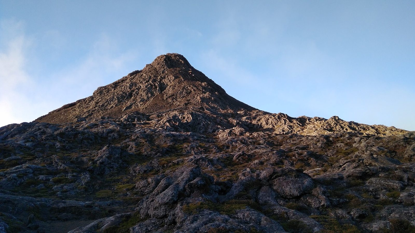 Piquinho, the small cone at the summit of Mount Pico