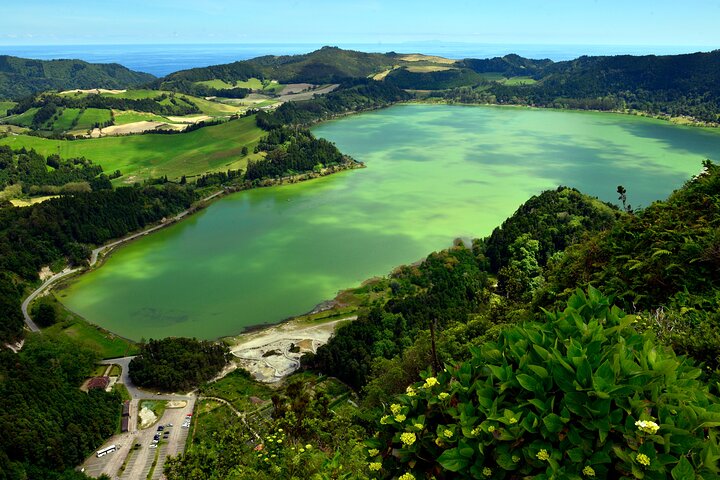 Adventure in the Furnas, with volcanoes, lagoons and tea plantations, photo 1 of 11