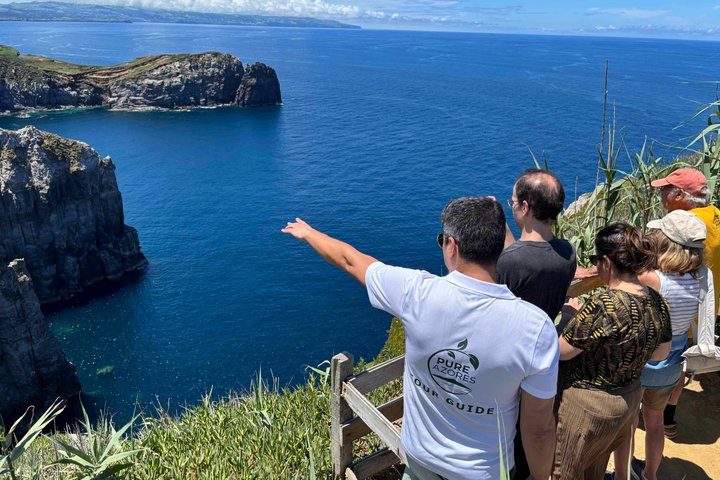 São Miguel West Van Tour: Sete Cidades & Fogo Lake + Lunch, photo 3 of 14