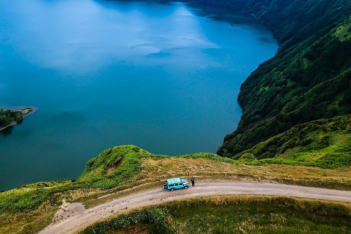 Jeep Tour Full Day Sete Cidades & Lagoa do Fogo with lunch and drinks included., photo 2 of 13