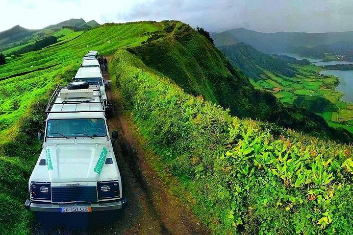 Jeep Tour Full Day Sete Cidades & Lagoa do Fogo with lunch and drinks included., photo 3 of 13
